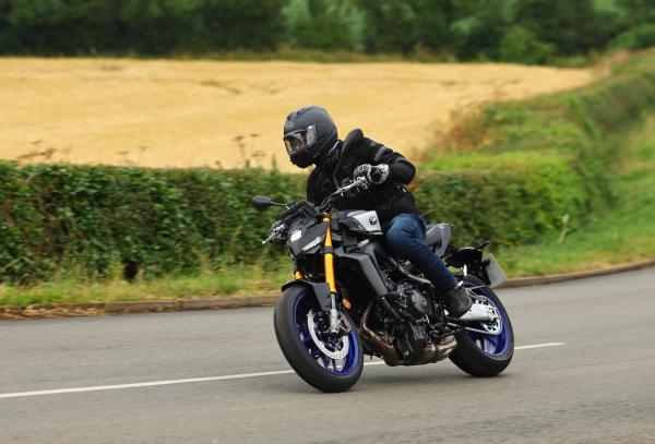 Yamaha MT-09 SP - riding