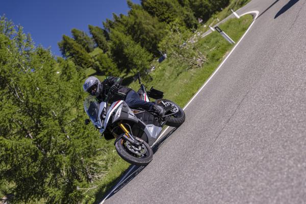 Energica Experia (2022) review | Touring on the new Experia