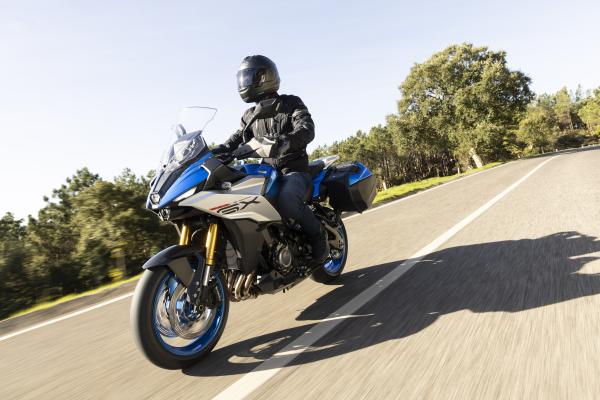 Suzuki GSX-S1000GX - riding