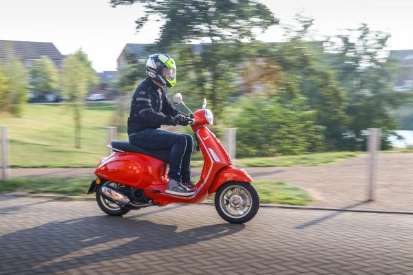 Vespa 125 Primavera - riding