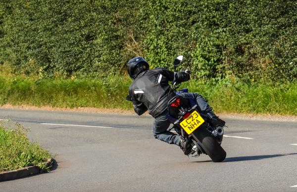 Yamaha MT-07 cornering