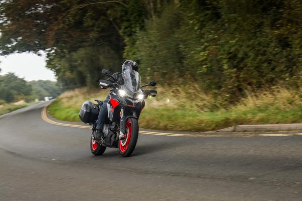 Ducati Multistrada V2 S - riding