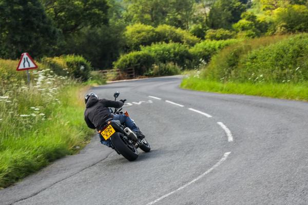 KTM 990 Duke - riding