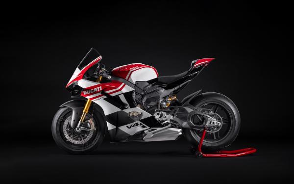 A side view of the Panigale Tricolore