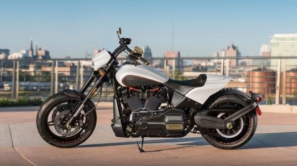 Harley-Davidson FXDR 2019 Review