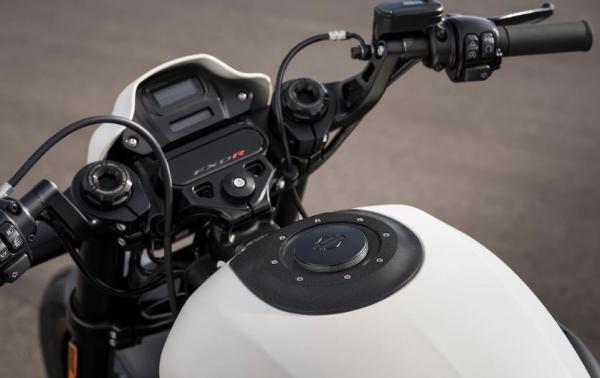 Harley-Davidson FXDR 2019 Review