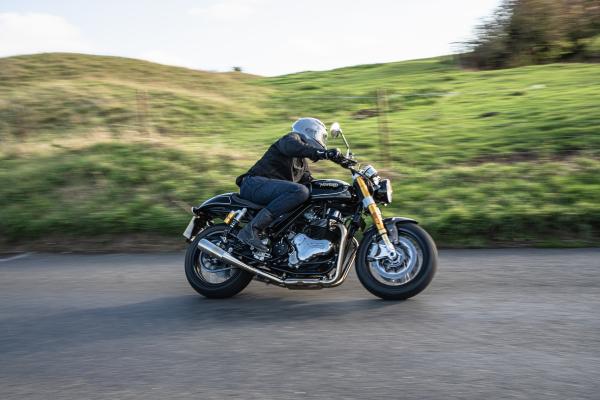 Norton 961 Commando launch review